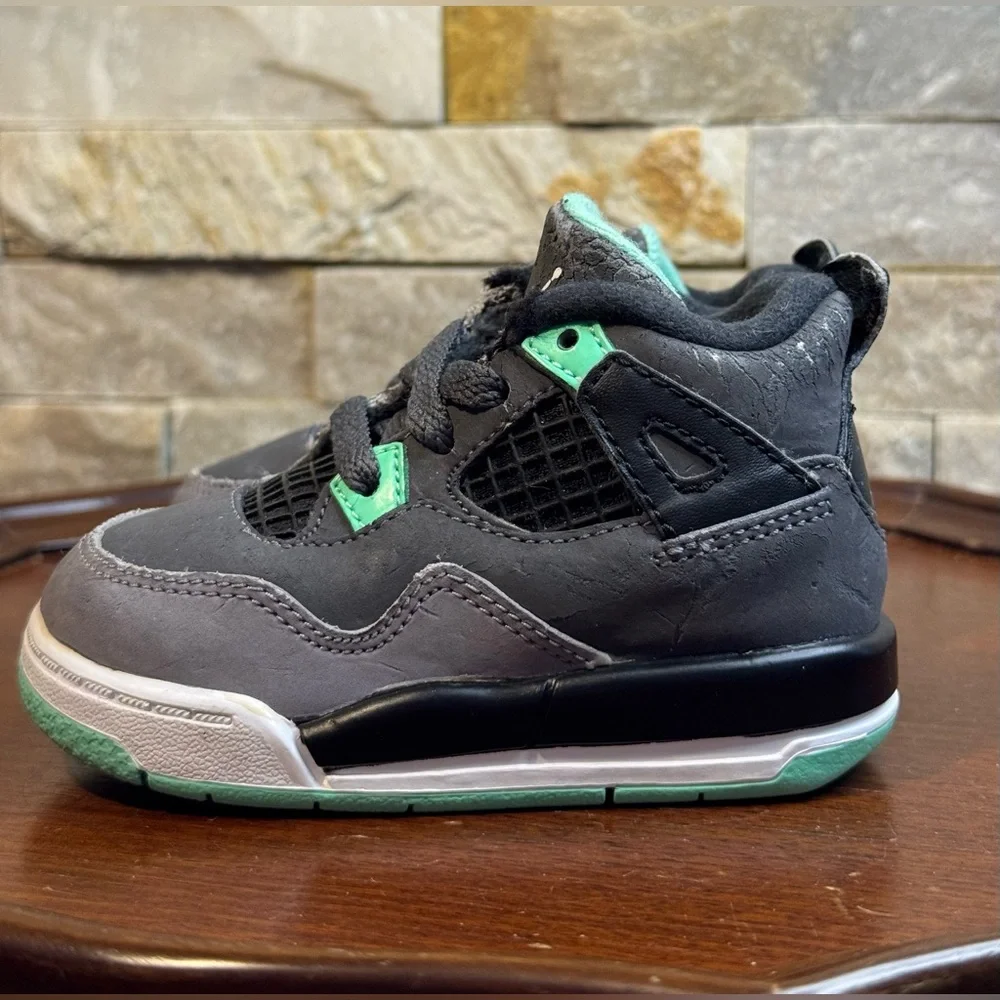 Nike Baby/Walker Shoes in Gray and Mint Green